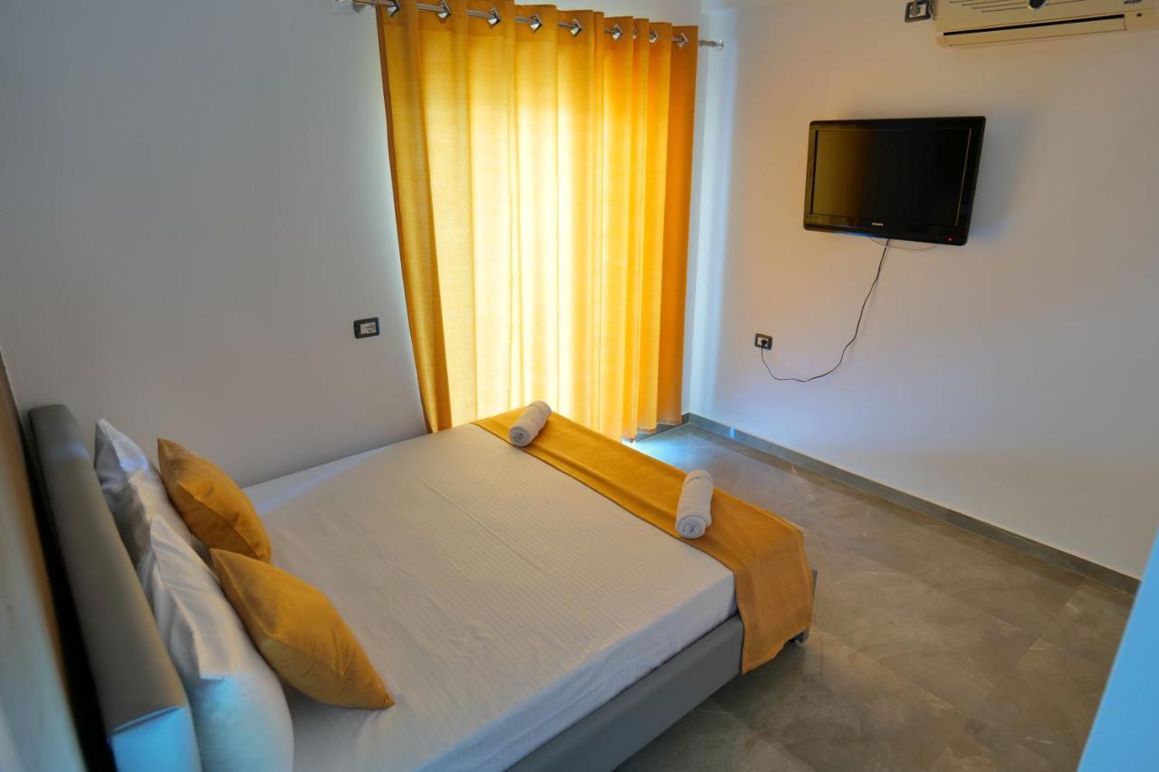 Hotel Adi-Vera Sarandë Exterior foto